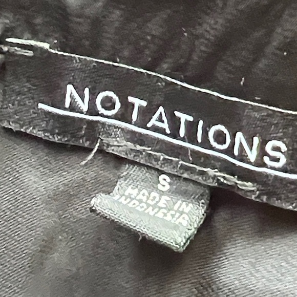 Notations Black Sleeveless Blouse - Picture 5 of 7